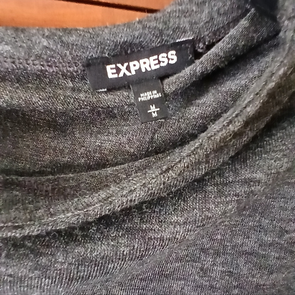 💙 Express gray Long Sleeve top💙 - Picture 5 of 8